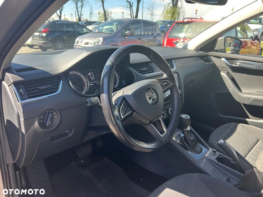 Skoda Octavia 2.0 TDI Style DSG - 6