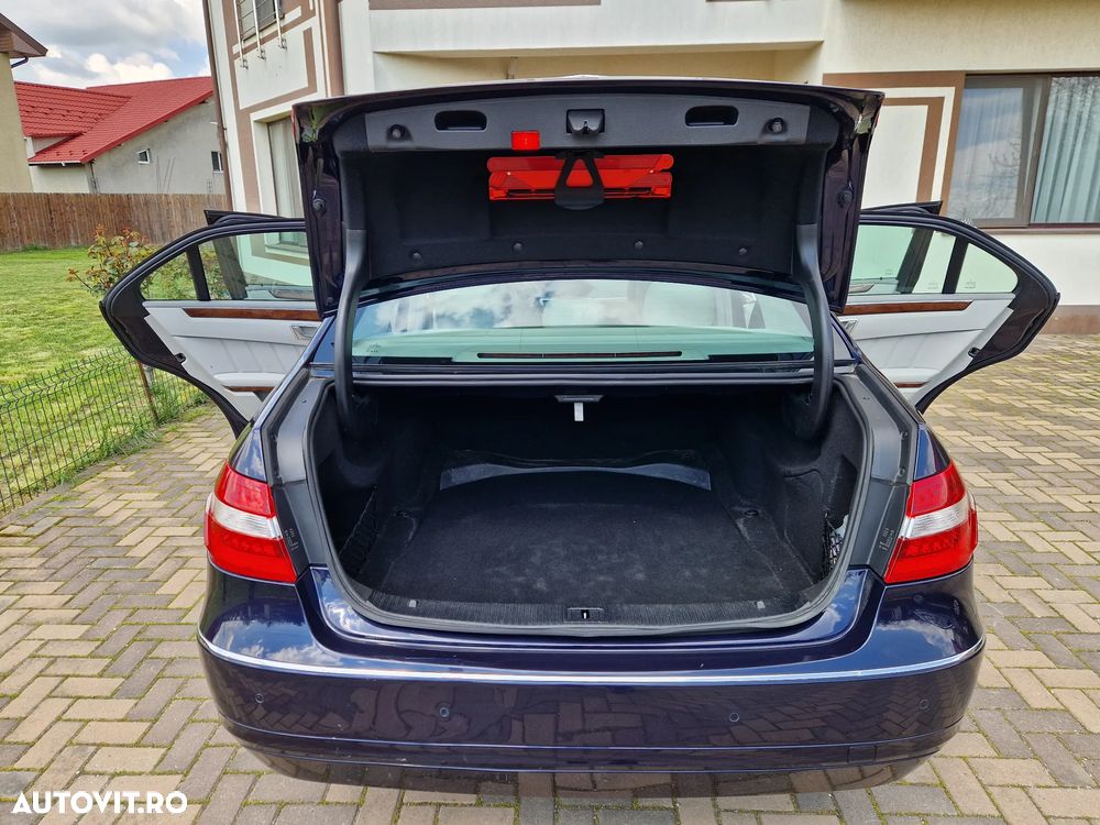 Mercedes-Benz E 250 CDI 4MATIC 7G-TRONIC Elegance - 35