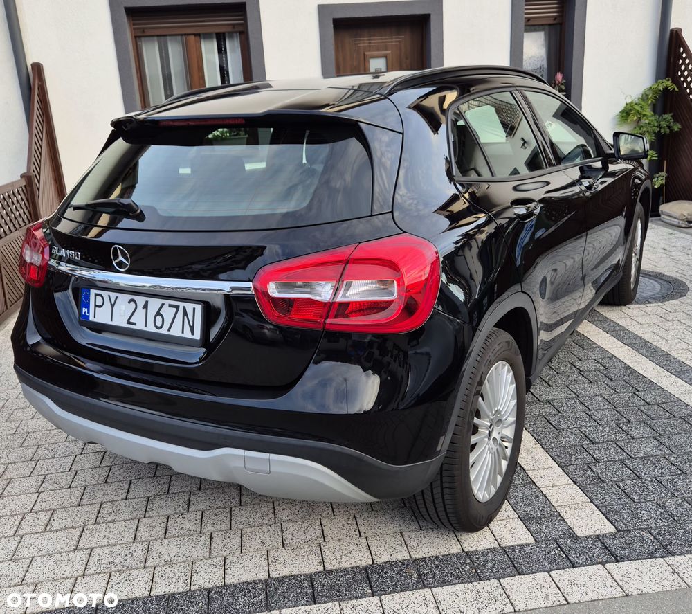 Mercedes-Benz GLA 180 - 4