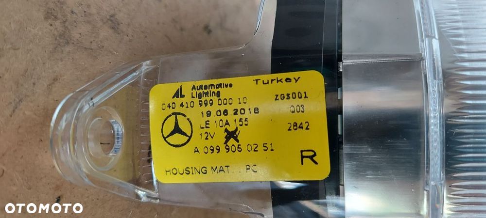 Halogen prawy Mercedes 212 - 4