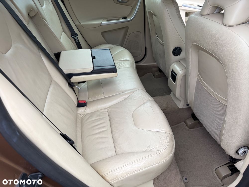 Volvo XC 60 D3 Momentum - 10