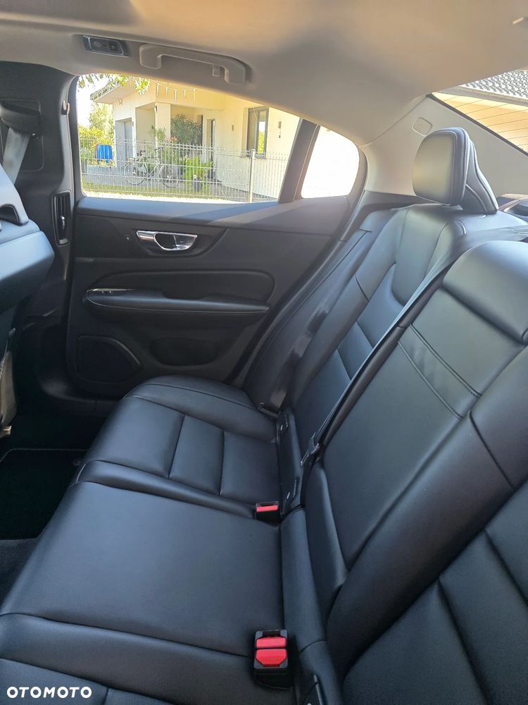 Volvo S60 B5 B AWD R-Design - 28