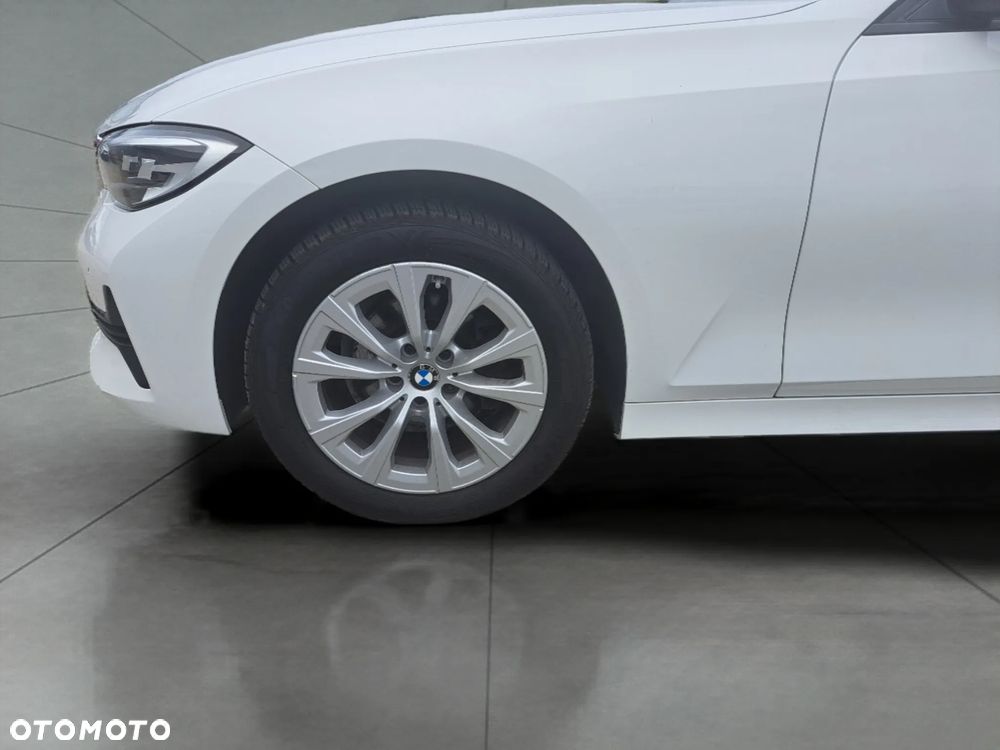 BMW Seria 3 318d mHEV M Sport - 8