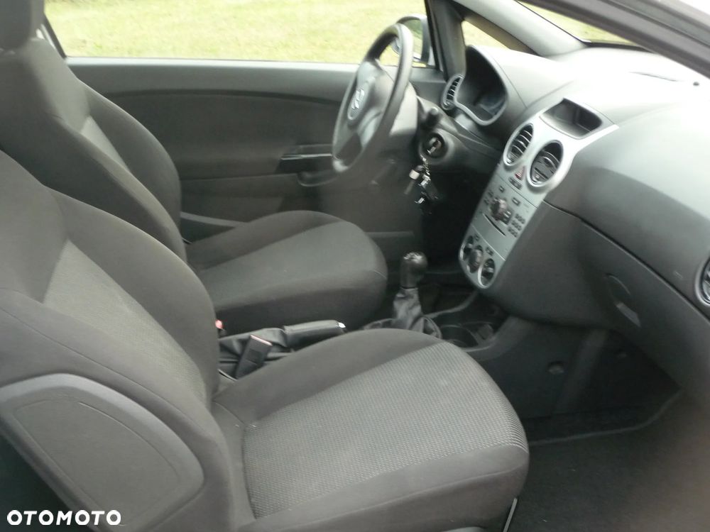 Opel Corsa 1.2 16V Essentia - 13
