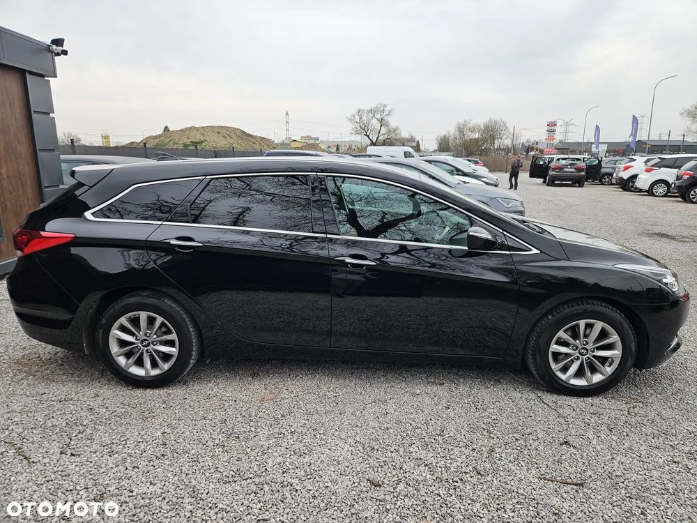 Hyundai i40 Kombi blue 1.6 Trend - 14