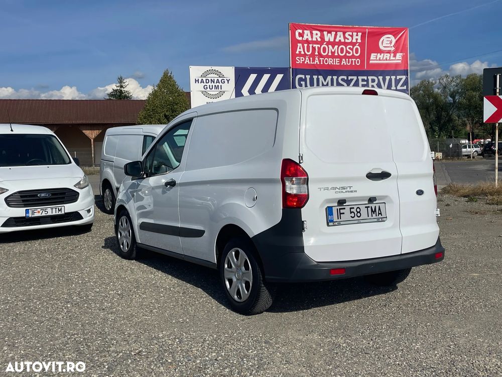 Ford Courier - 3