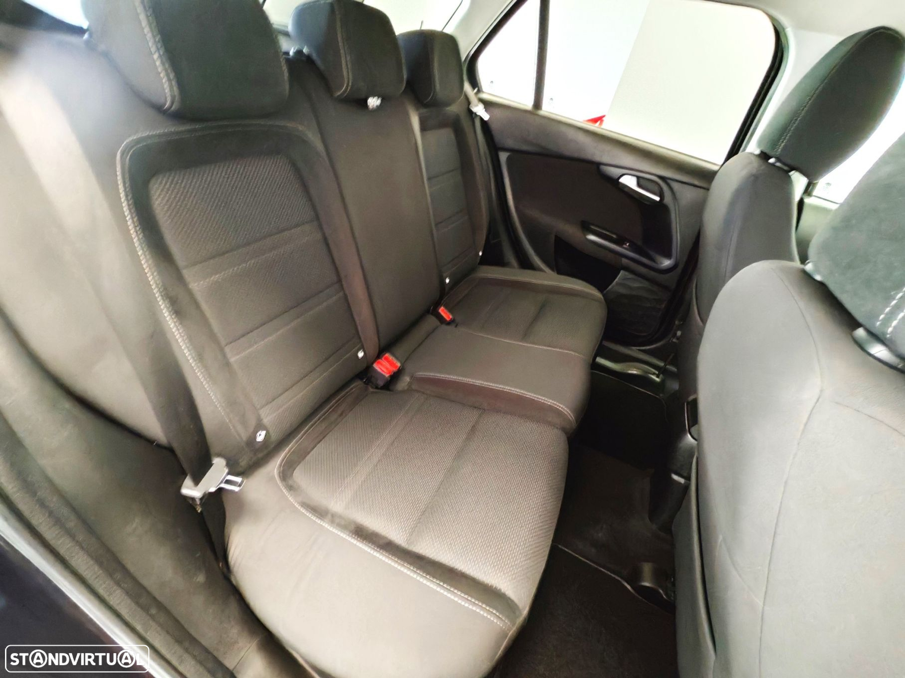 Fiat Tipo Station Wagon 1.6 M-Jet Lounge Tech J17 DCT - 9