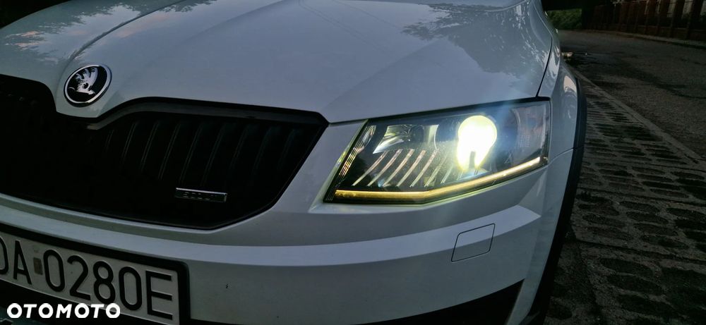 Skoda Octavia Scout 2.0 TDI 4x4 - 12
