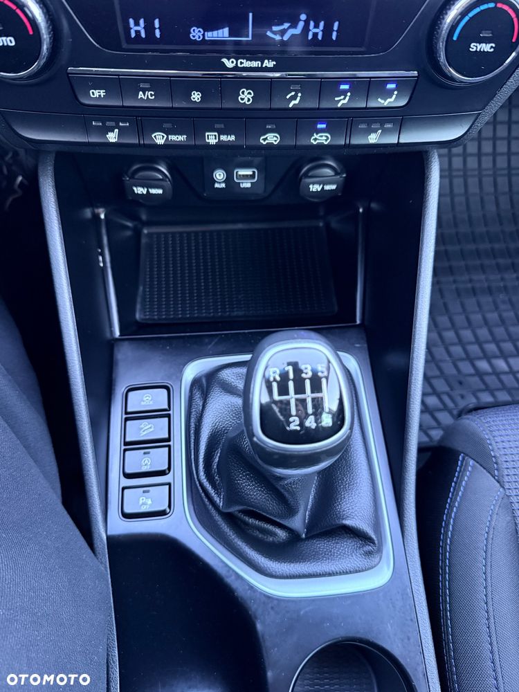 Hyundai Tucson blue 1.7 CRDi 2WD Advantage - 16