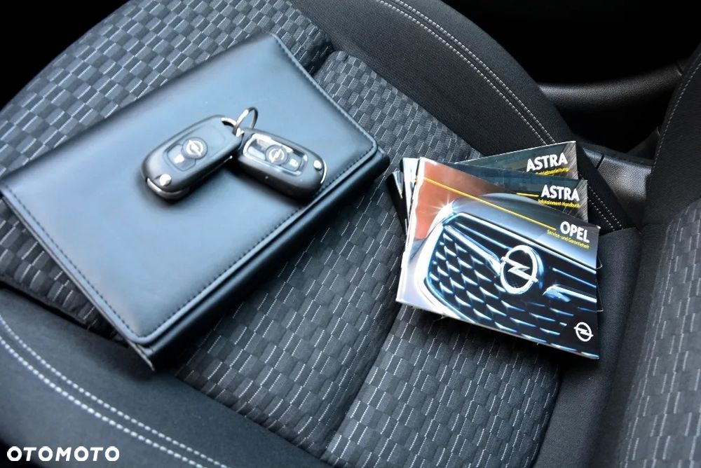 Opel Astra 1.4 Turbo Innovation - 17