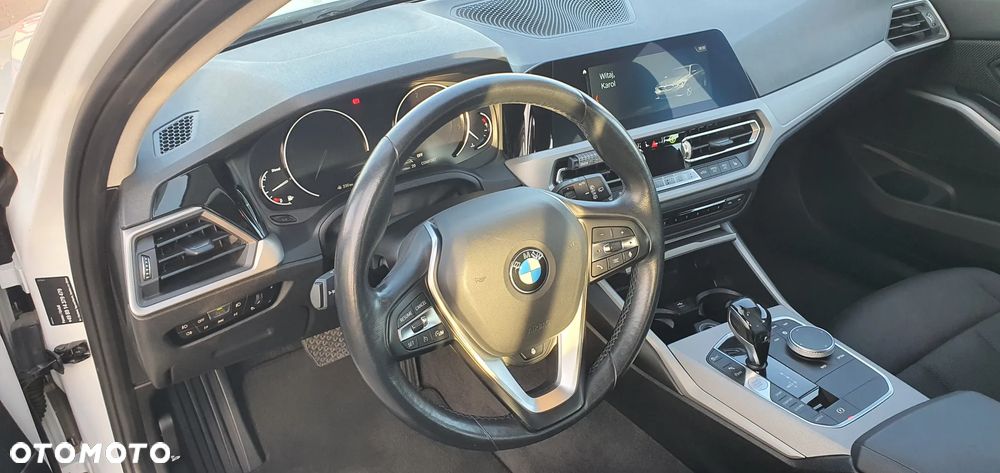 BMW Seria 3 318d - 25