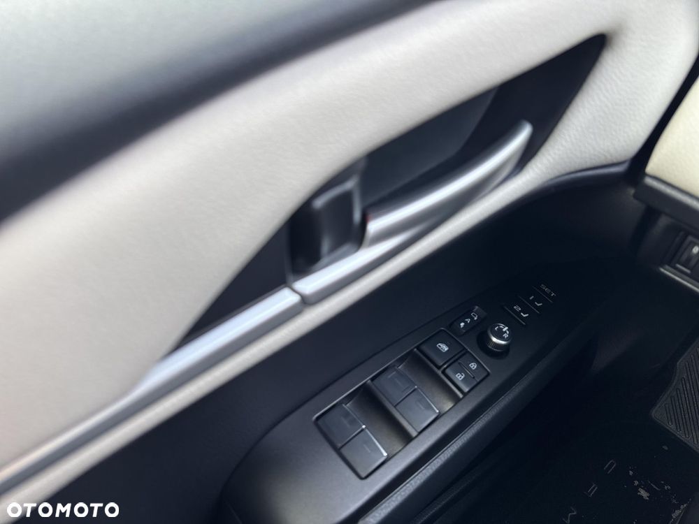 Toyota Camry - 19