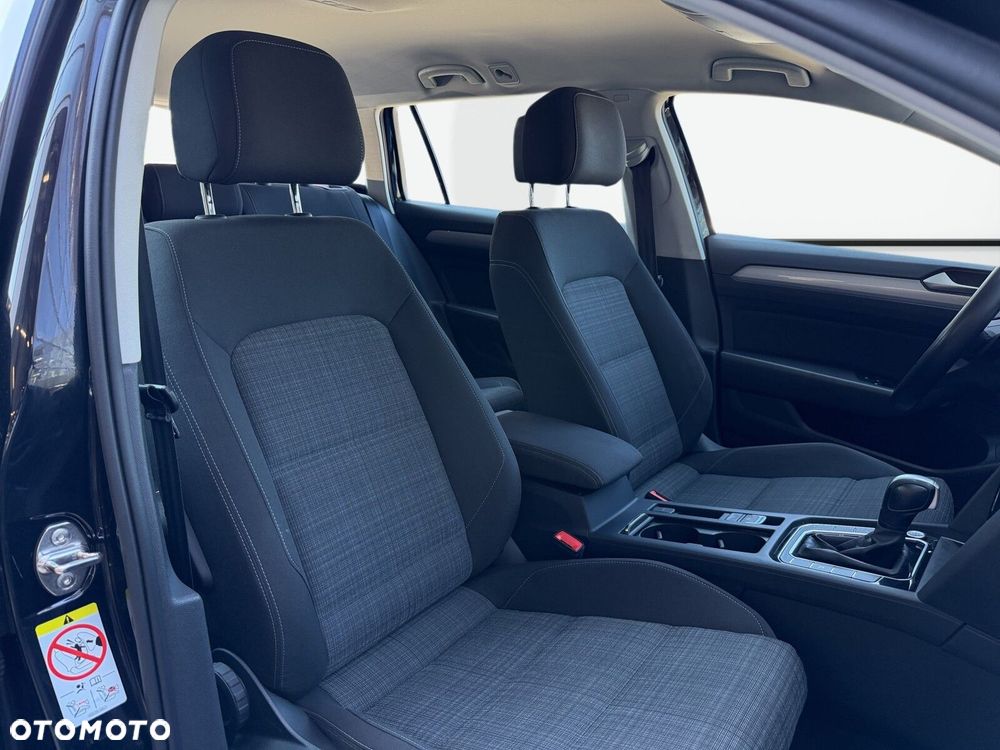 Volkswagen Passat - 40