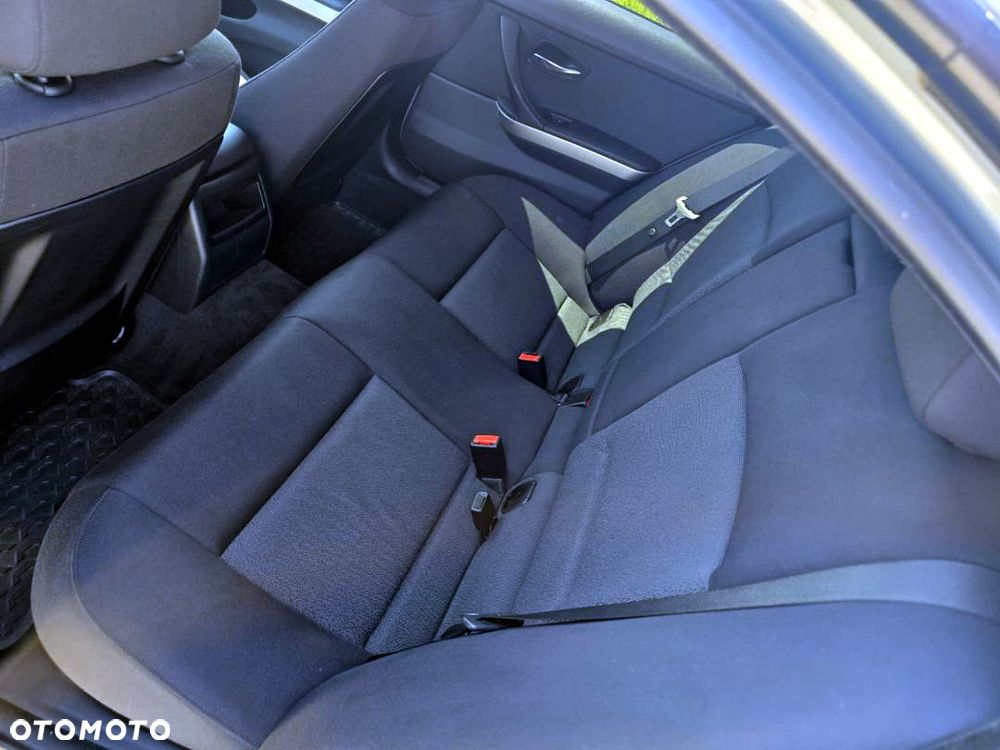 BMW Seria 3 - 22