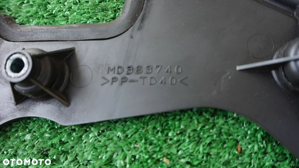 Mitsubishi Pajero III 3.5 V6 GDI 99-06 6G74 oslona pokrywa rozrzadu prawa  MD363740 - 3