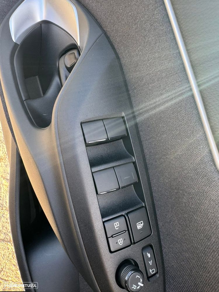 Toyota Yaris Cross 1.5 HDF Premiere Edition - 8