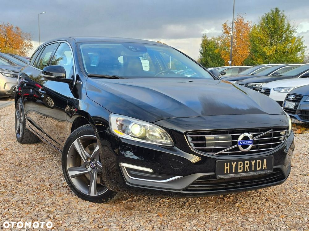 Volvo V60 D6 AWD Plug-in Hybrid Summum - 11