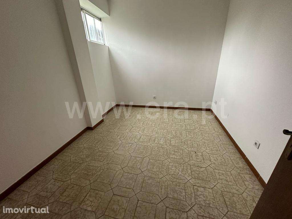 Loja no centro de Paredes - Grande imagem: 5/6