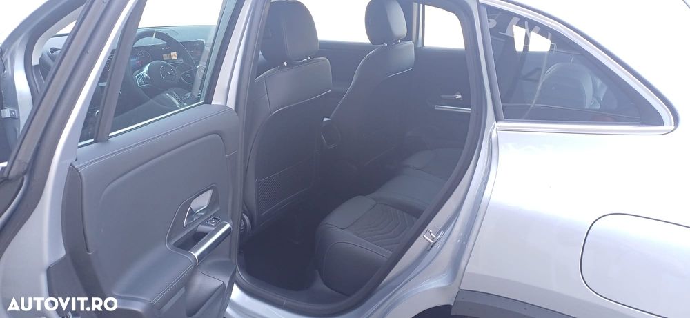 Mercedes-Benz GLA 180 MHEV - 22