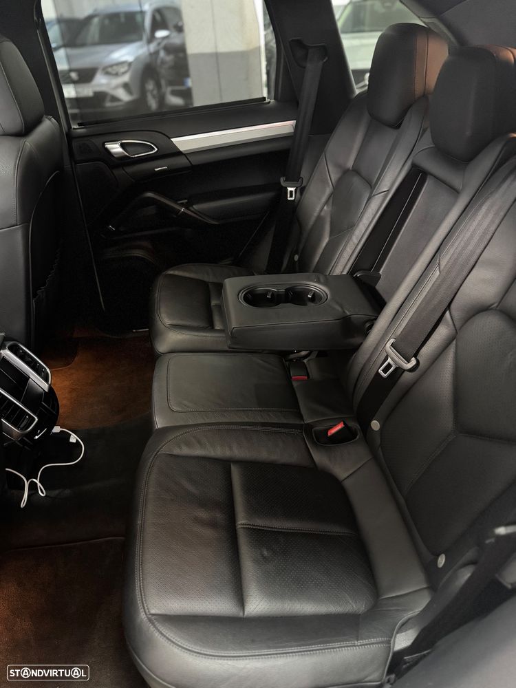 Porsche Cayenne S Hybrid - 10