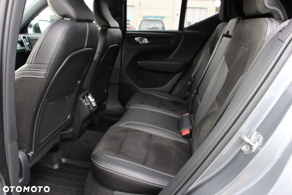 Volvo XC 40 D4 AWD Geartronic R-Design - 13