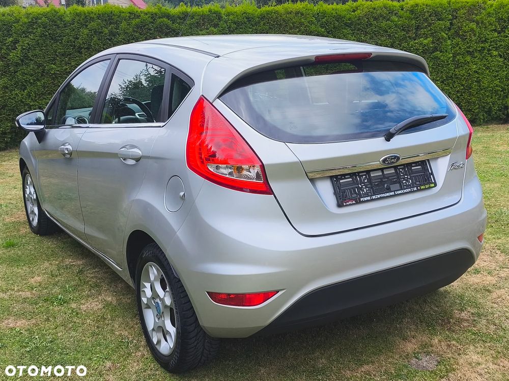 Ford Fiesta 1.25 Titanium EU5 - 10
