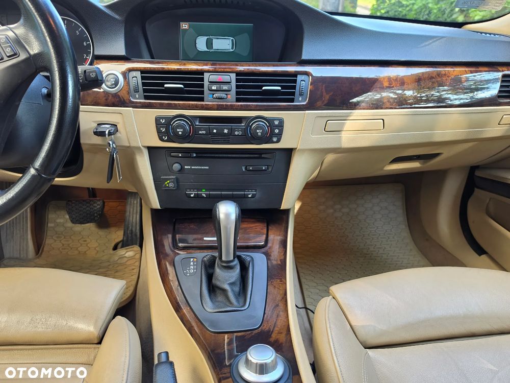 BMW Seria 3 325i - 10