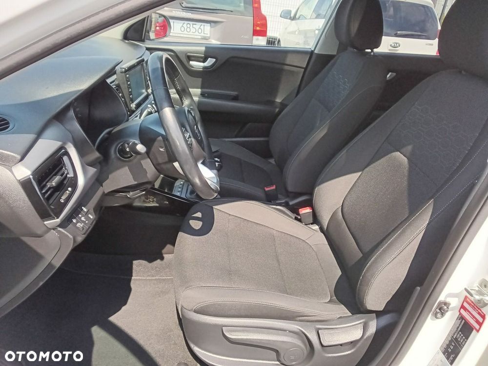 Kia Rio - 15