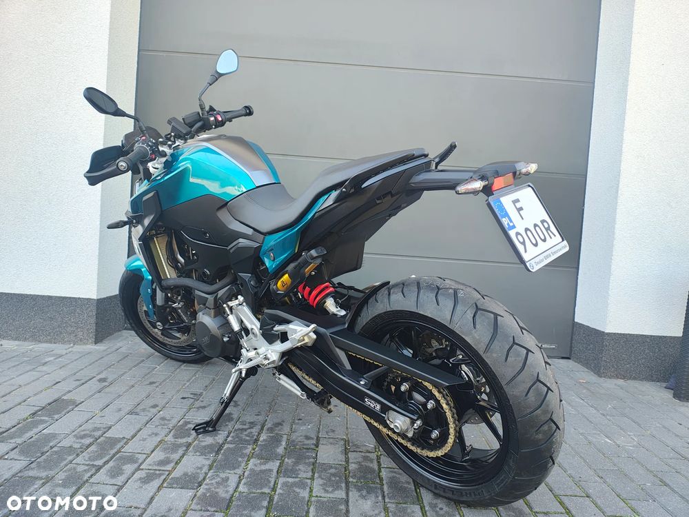 BMW F - 27