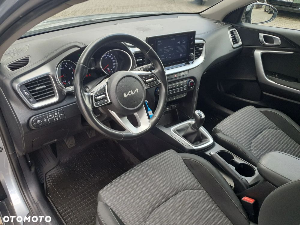 Kia XCeed 1.5 T-GDI M - 10