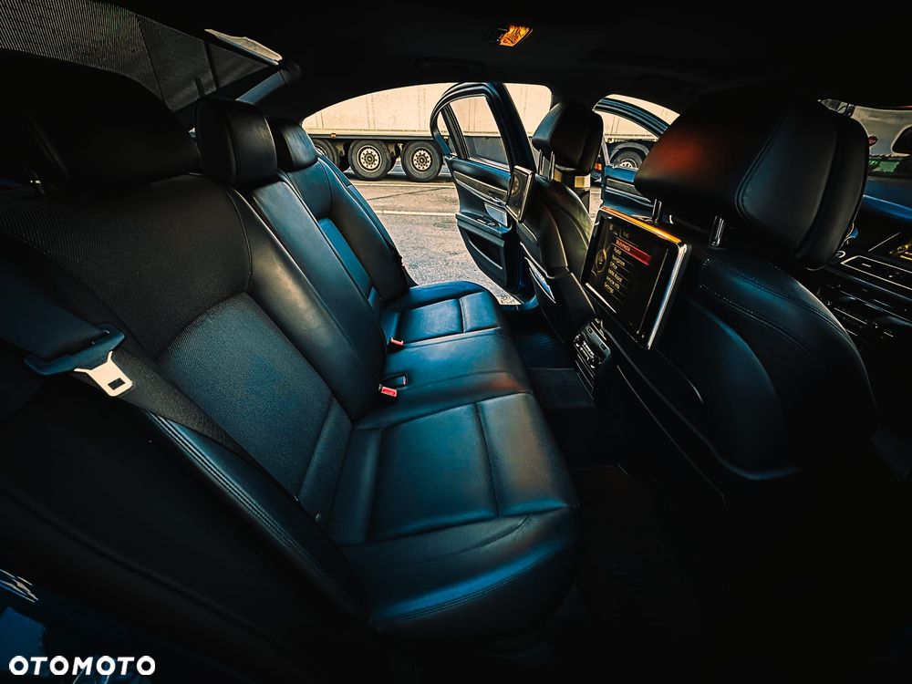 BMW-ALPINA B7 Bi-Turbo Switch-Tronic Allrad - 23
