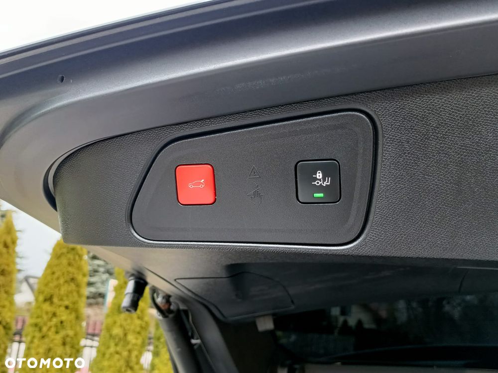 Peugeot 3008 PureTech 130 Stop & Start GPF EAT8 Allure Pack - 17