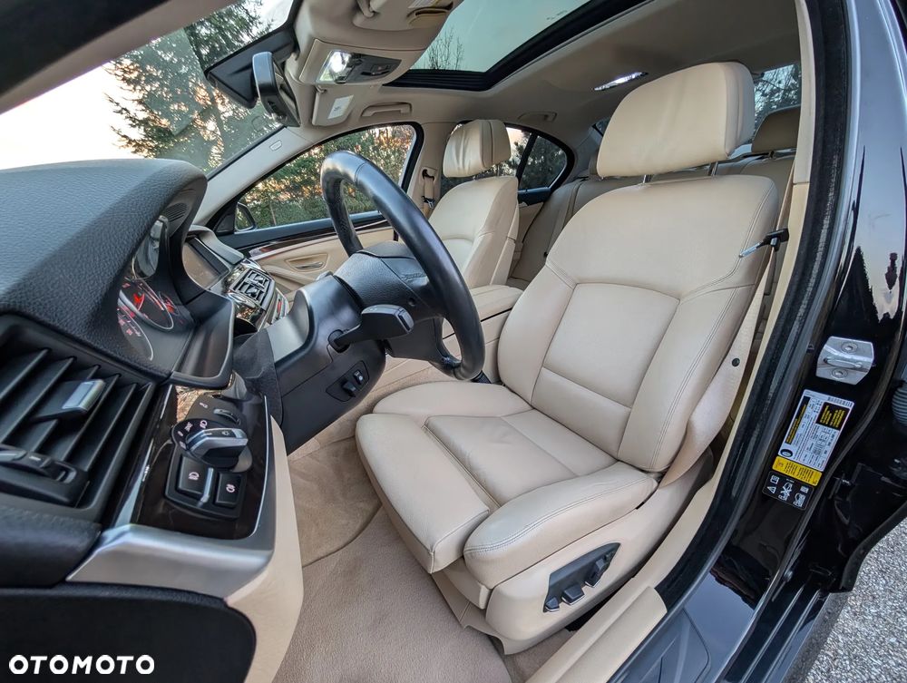 BMW Seria 5 535i xDrive - 17