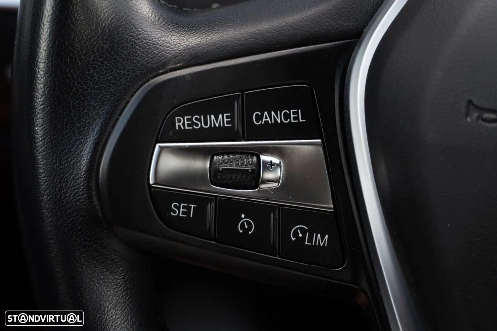 BMW i4 eDrive40 - 41