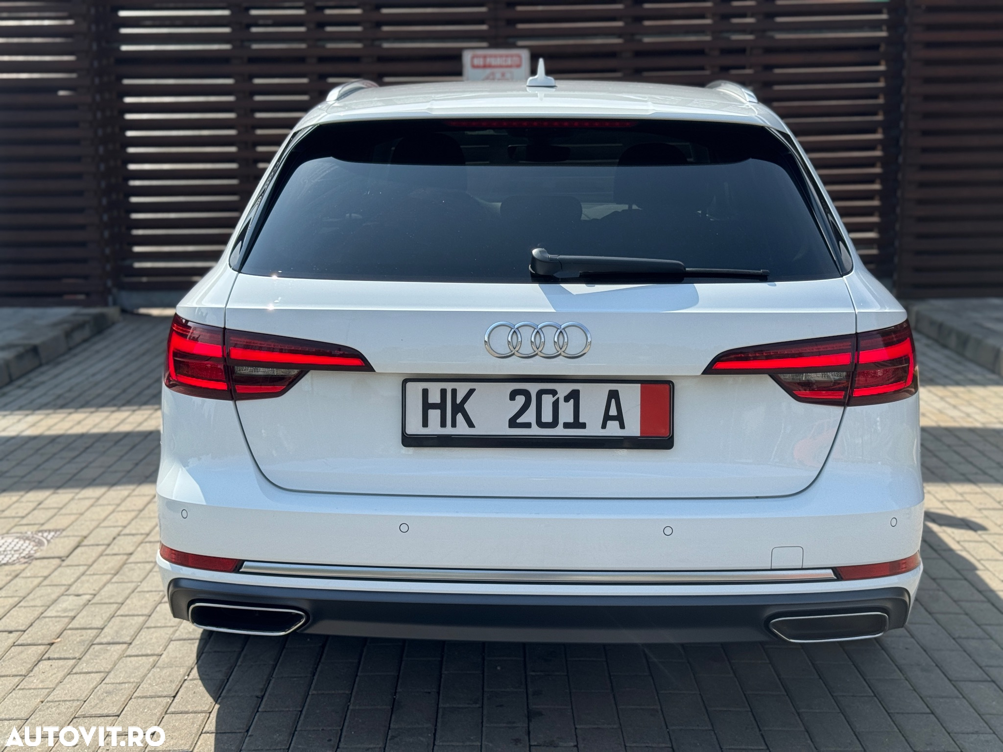 Audi A4 Avant 2.0 40 TDI S tronic S Line - 5