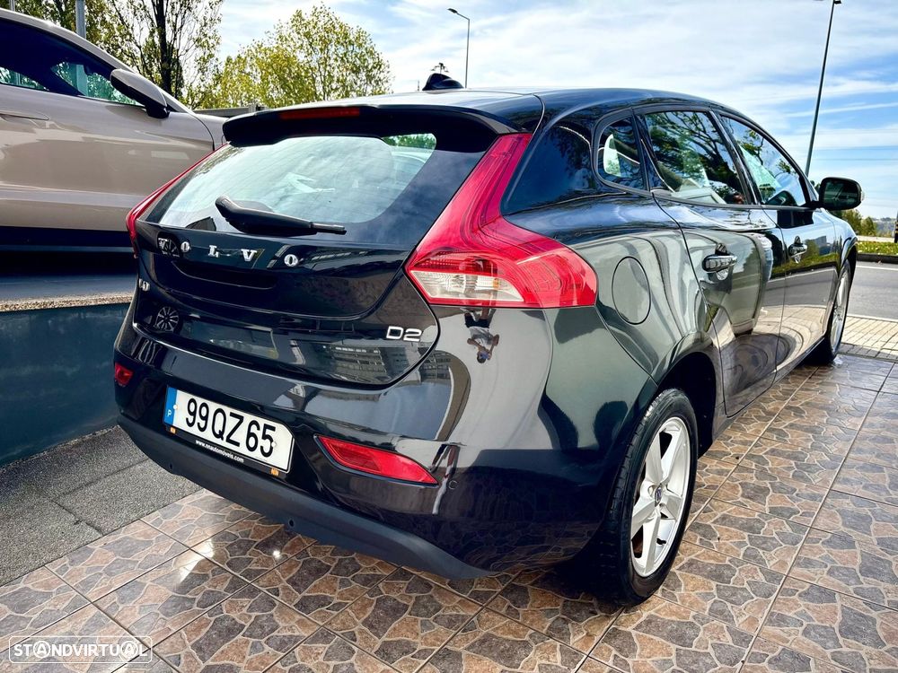 Volvo V40 2.0 D2 Momentum Eco - 3
