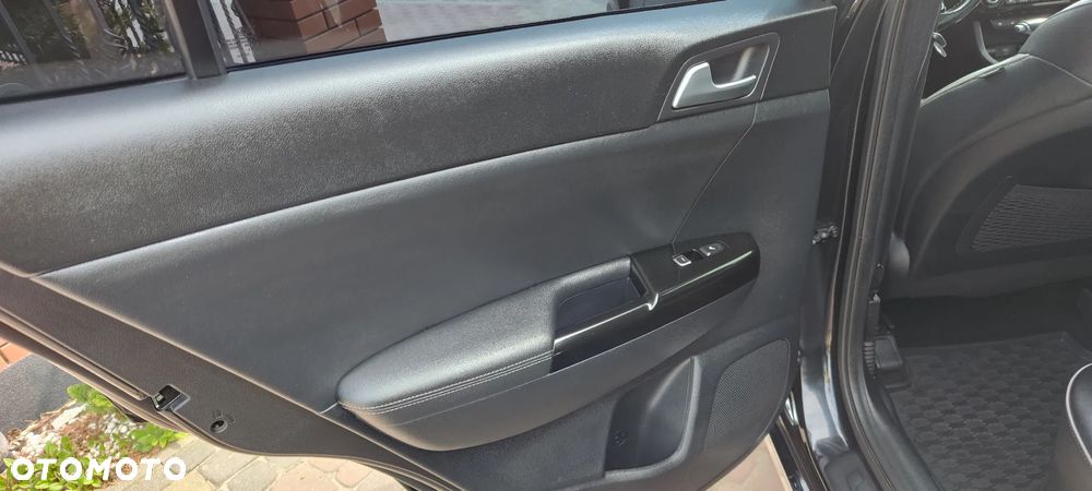 Kia Sportage 2.0 CRDI AWD Eco-Dynamics+ (48V M-H) PLATINUM - 23