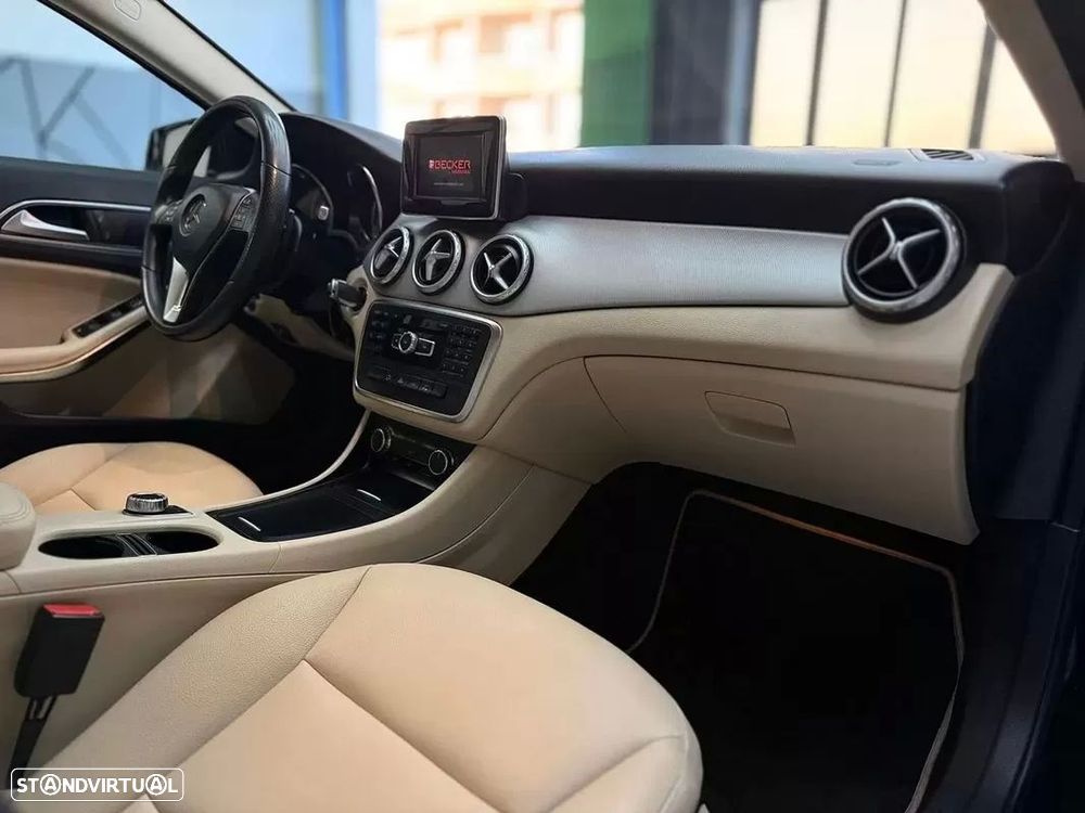 Mercedes-Benz GLA 200 (CDI) d 7G-DCT Urban - 25