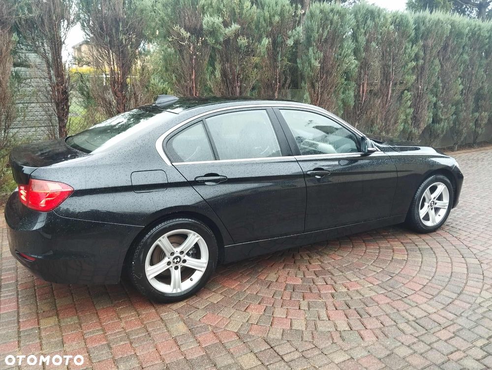 BMW Seria 3 318d Sport Line - 6