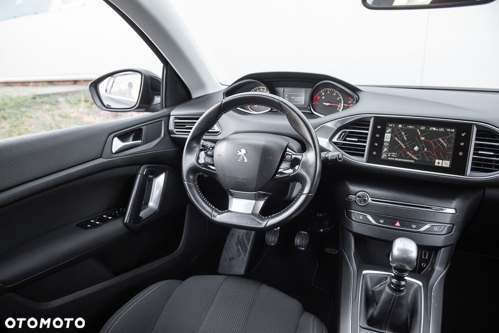 Peugeot 308 155 THP Premium - 17