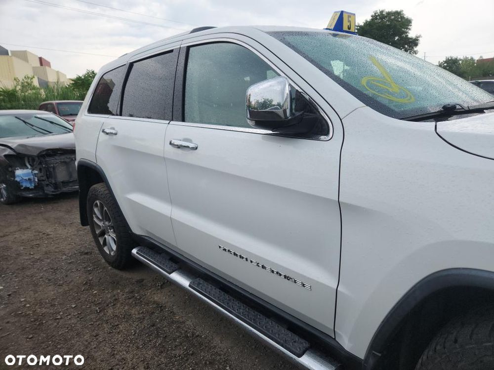 Jeep Grand Cherokee - 26