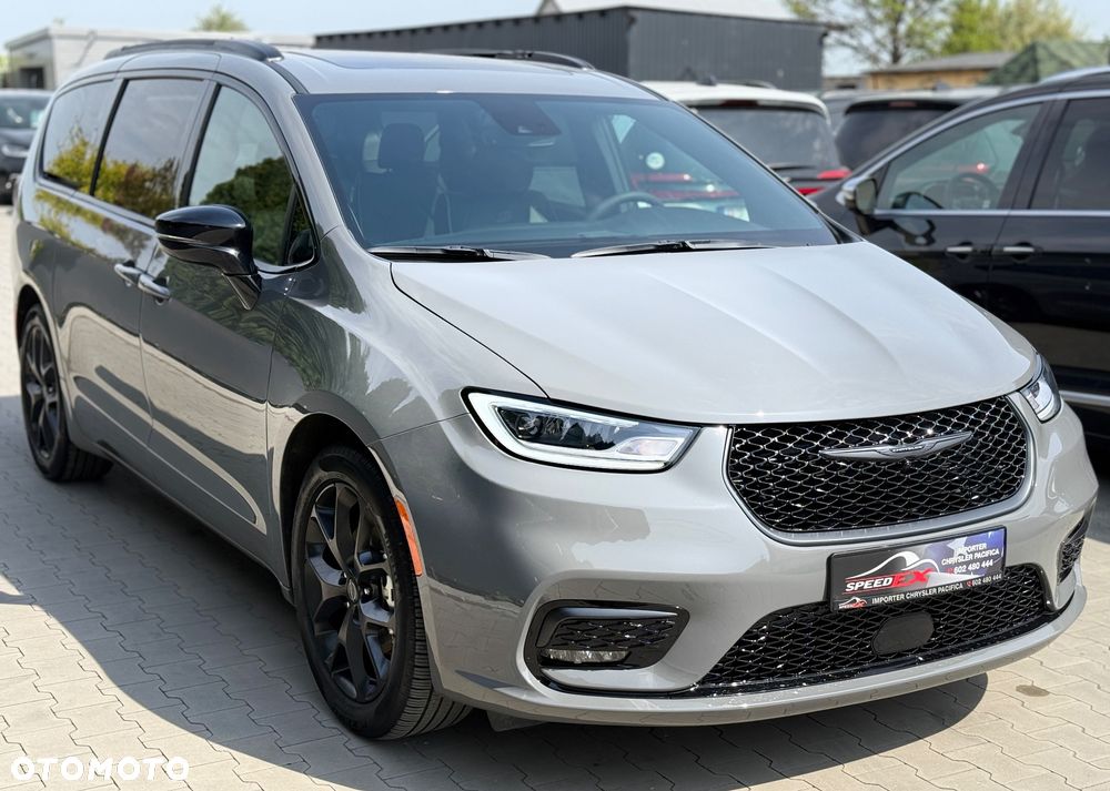 Chrysler Pacifica - 5