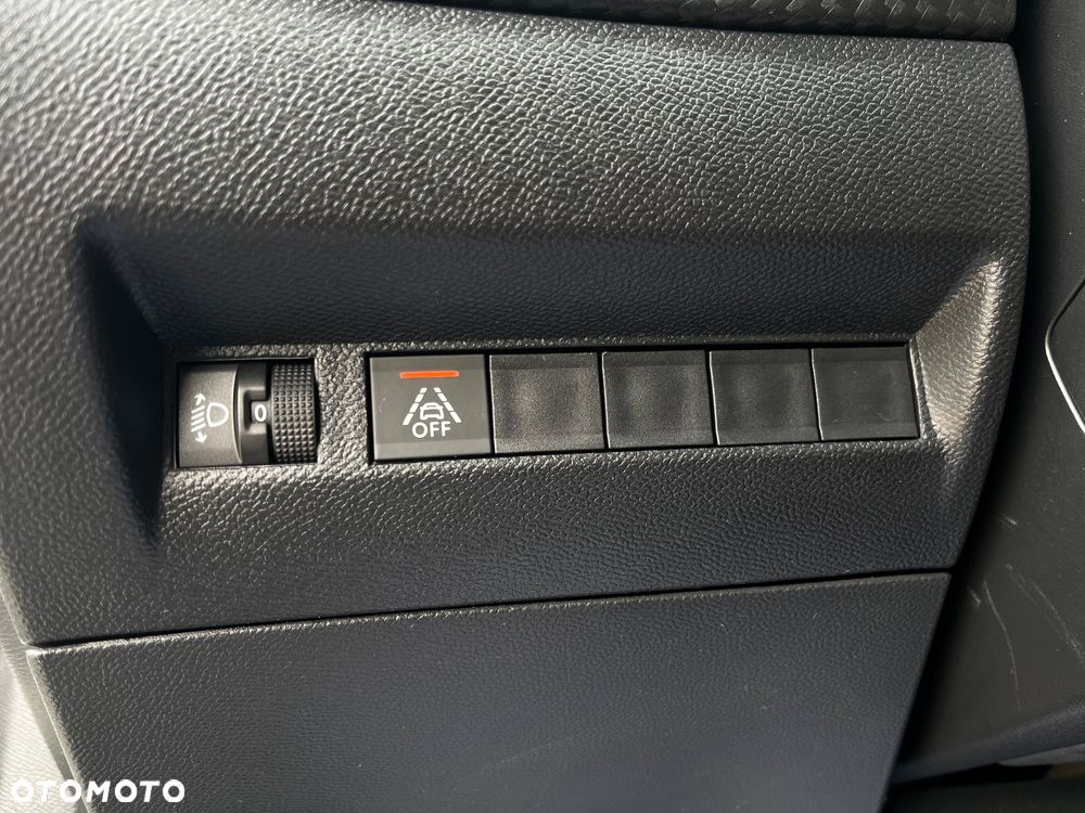 Peugeot 2008 PureTech 130 EAT8 Allure Pack - 23