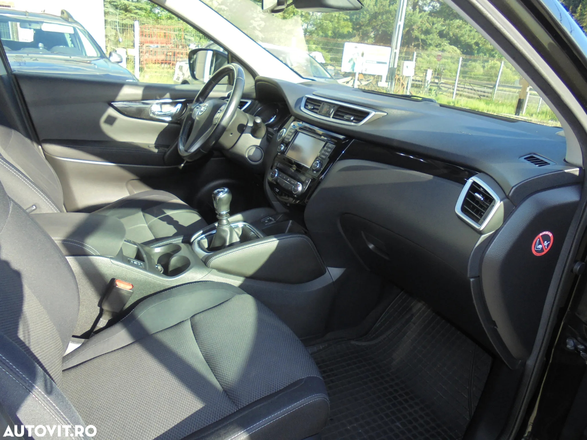 Nissan Qashqai 1.6L dCi Start/Stop 4X4-i N-Connecta - 11