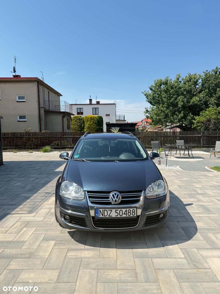 Volkswagen Golf - 1