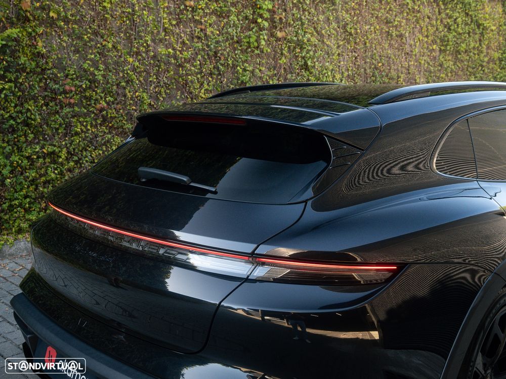 Porsche Taycan Cross Turismo 4S - 13