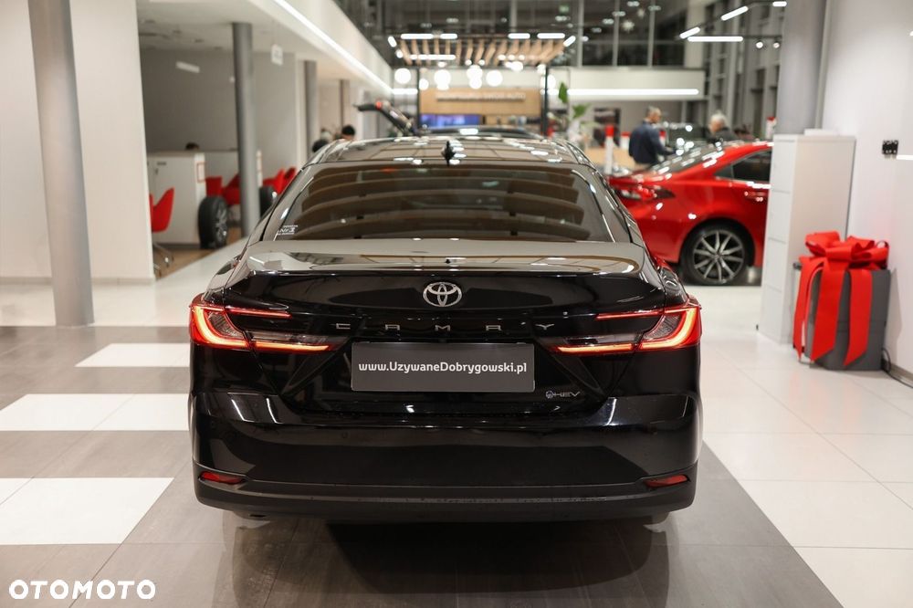 Toyota Camry - 5