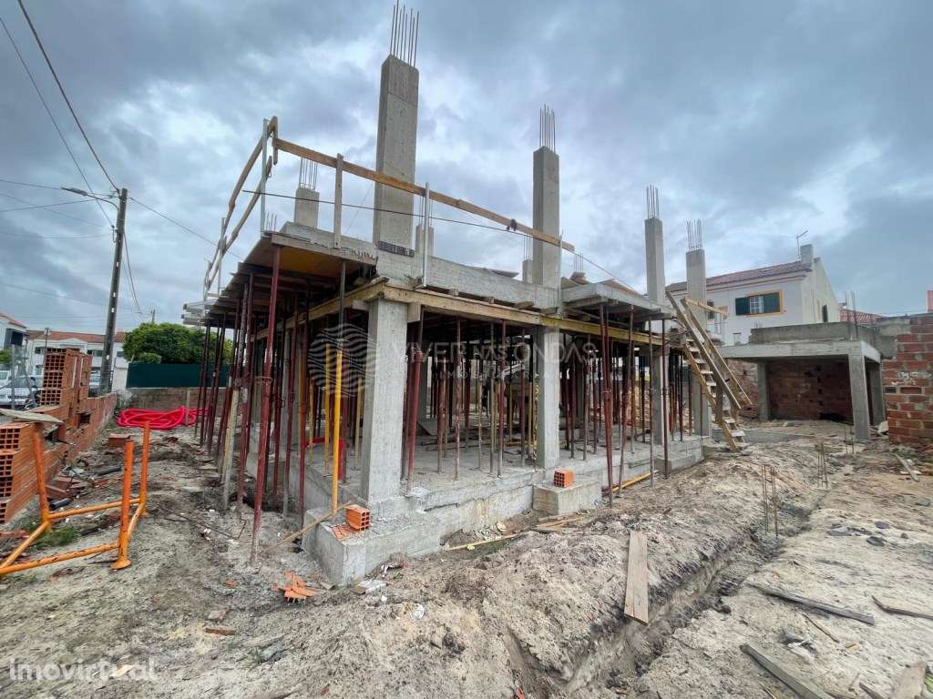 Moradia geminada T3 - Triplex | Garagem-box | Terraço - Grande imagem: 2/17