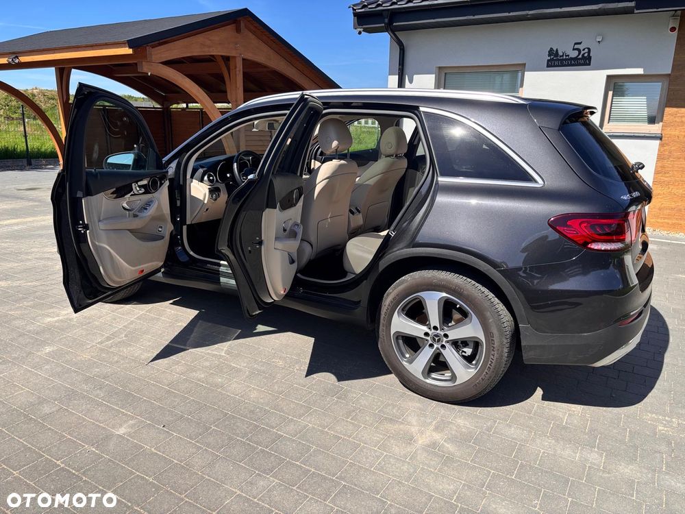 Mercedes-Benz GLC 300 4-Matic - 4