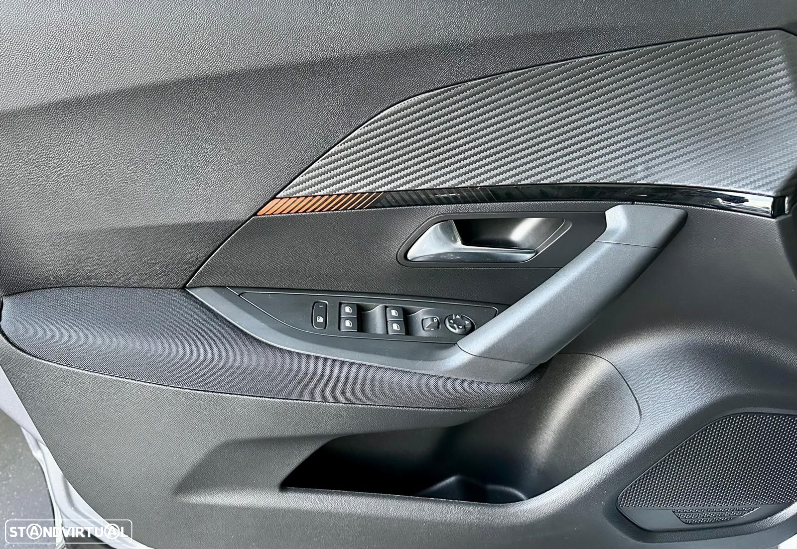 Peugeot e-2008 50 kWh Active - 9
